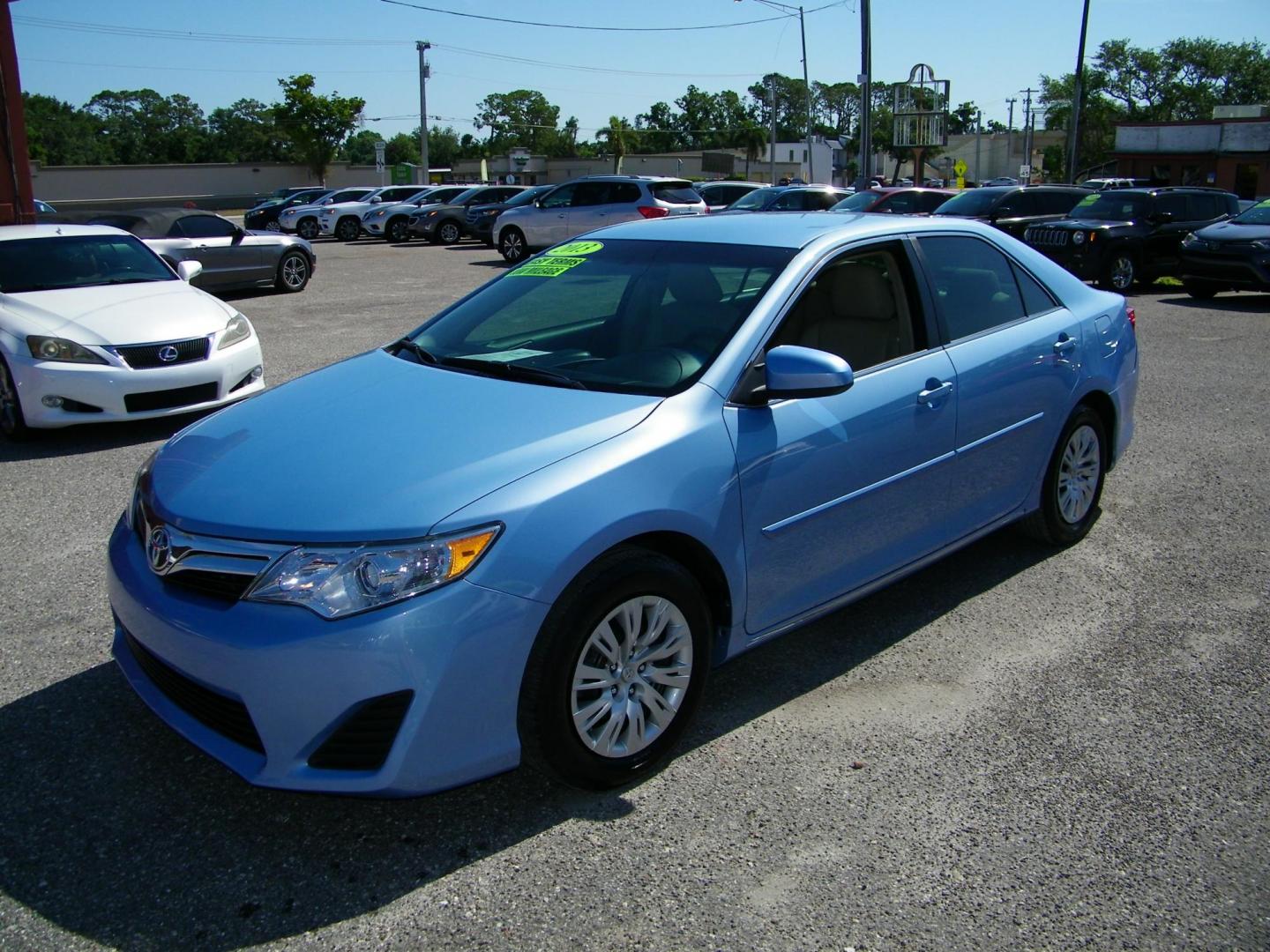 2013 Blue /Tan Toyota Camry SE (4T1BF1FKXDU) with an 2.5L L4 DOHC 16V engine, 6-Speed Automatic transmission, located at 4000 Bee Ridge Road, Sarasota, FL, 34233, (941) 926-0300, 27.298664, -82.489151 - Photo#0