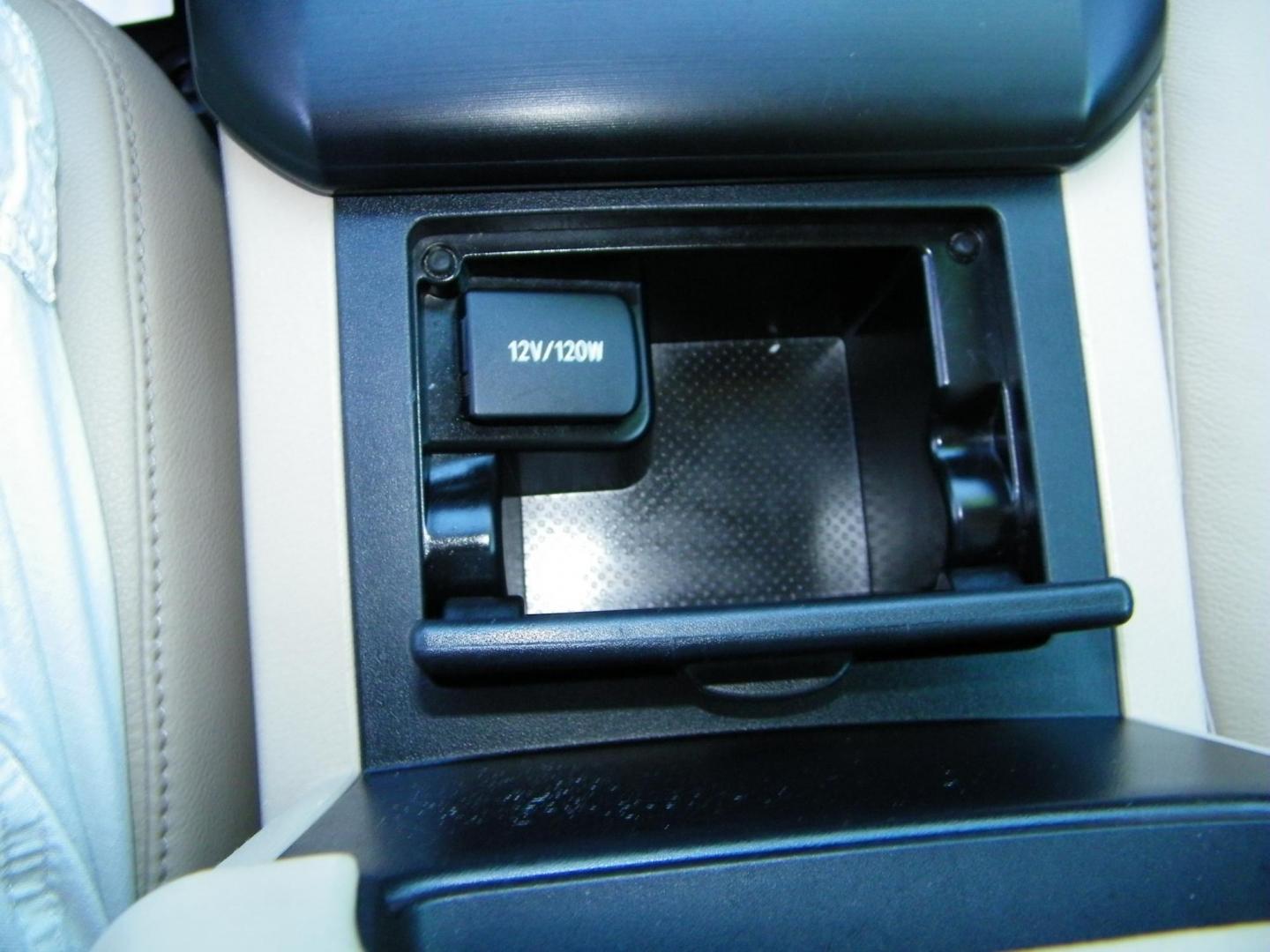 2013 Blue /Tan Toyota Camry SE (4T1BF1FKXDU) with an 2.5L L4 DOHC 16V engine, 6-Speed Automatic transmission, located at 4000 Bee Ridge Road, Sarasota, FL, 34233, (941) 926-0300, 27.298664, -82.489151 - Photo#18