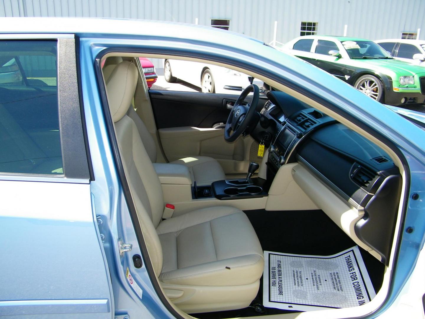 2013 Blue /Tan Toyota Camry SE (4T1BF1FKXDU) with an 2.5L L4 DOHC 16V engine, 6-Speed Automatic transmission, located at 4000 Bee Ridge Road, Sarasota, FL, 34233, (941) 926-0300, 27.298664, -82.489151 - Photo#16