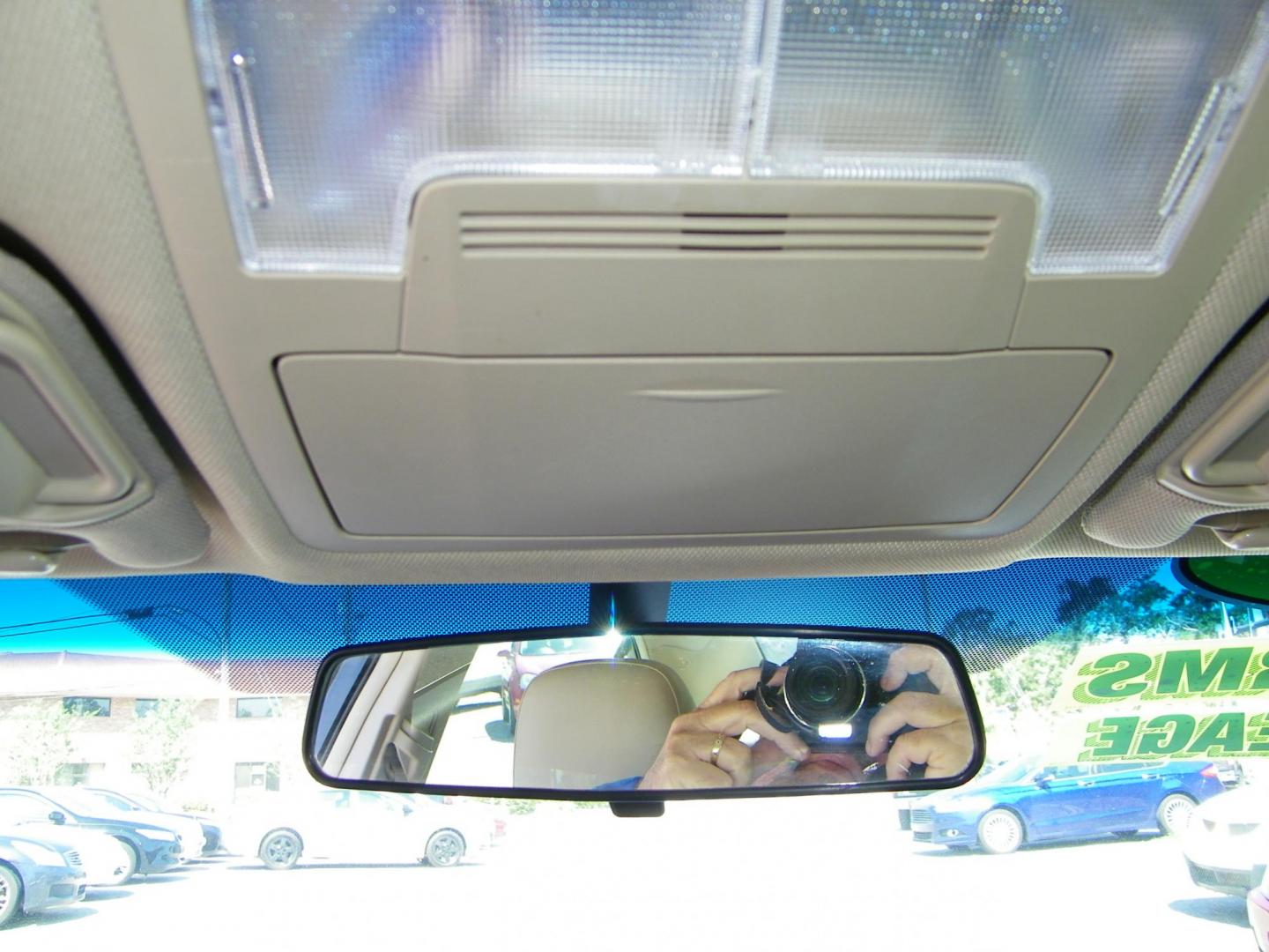 2013 Blue /Tan Toyota Camry SE (4T1BF1FKXDU) with an 2.5L L4 DOHC 16V engine, 6-Speed Automatic transmission, located at 4000 Bee Ridge Road, Sarasota, FL, 34233, (941) 926-0300, 27.298664, -82.489151 - Photo#21