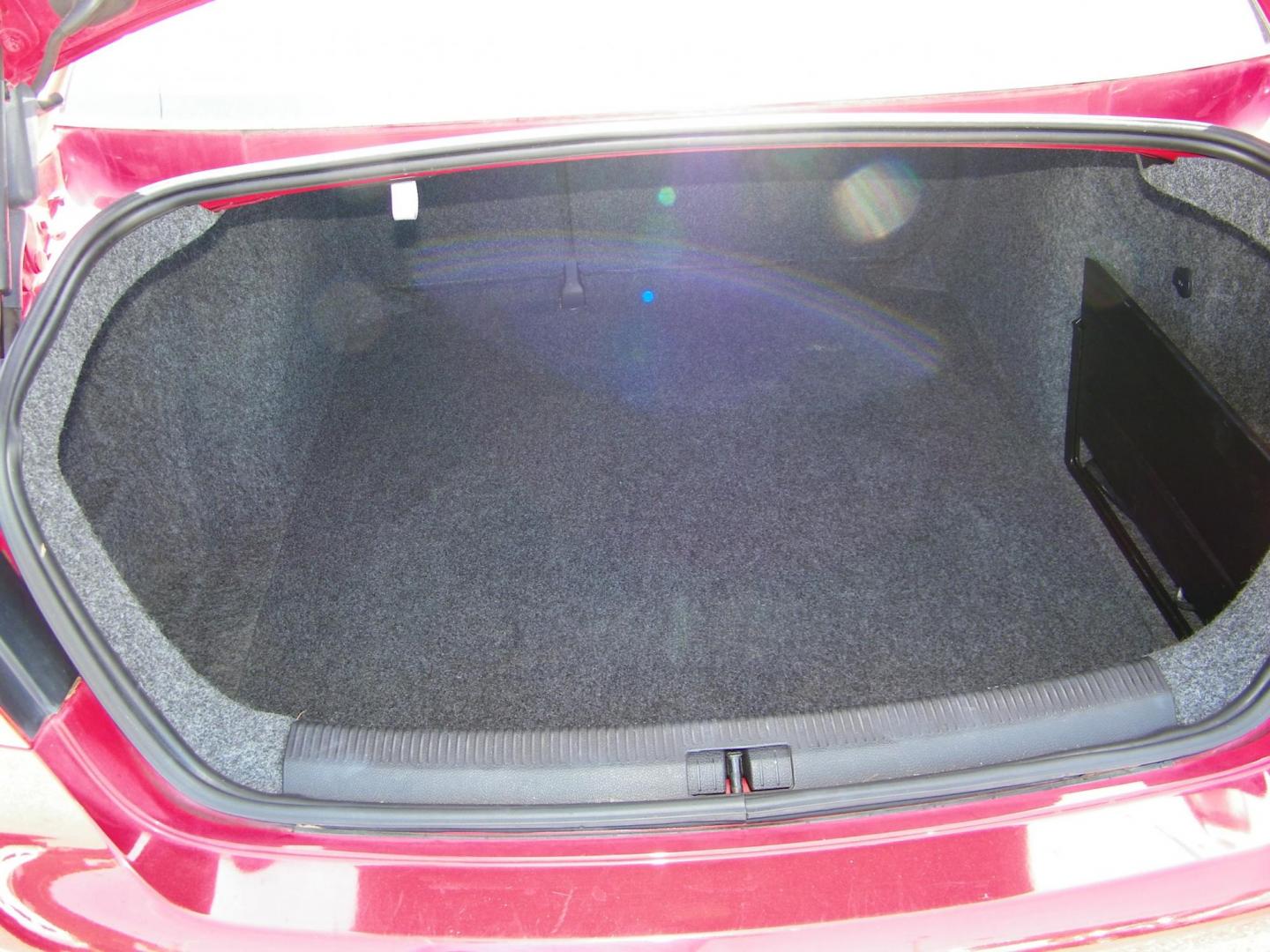 2007 Red /Black Volkswagen New Jetta Value Edition 2.5L (3VWPF71K57M) with an 2.5L L5 DOHC 20V engine, 5-Speed Manual Overdrive transmission, located at 4000 Bee Ridge Road, Sarasota, FL, 34233, (941) 926-0300, 27.298664, -82.489151 - Photo#11