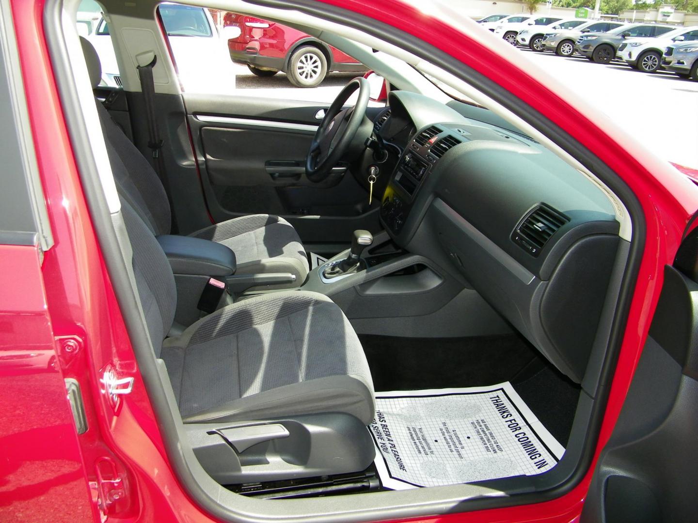 2007 Red /Black Volkswagen New Jetta Value Edition 2.5L (3VWPF71K57M) with an 2.5L L5 DOHC 20V engine, 5-Speed Manual Overdrive transmission, located at 4000 Bee Ridge Road, Sarasota, FL, 34233, (941) 926-0300, 27.298664, -82.489151 - Photo#14