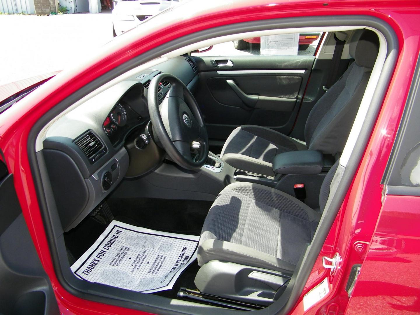 2007 Red /Black Volkswagen New Jetta Value Edition 2.5L (3VWPF71K57M) with an 2.5L L5 DOHC 20V engine, 5-Speed Manual Overdrive transmission, located at 4000 Bee Ridge Road, Sarasota, FL, 34233, (941) 926-0300, 27.298664, -82.489151 - Photo#16