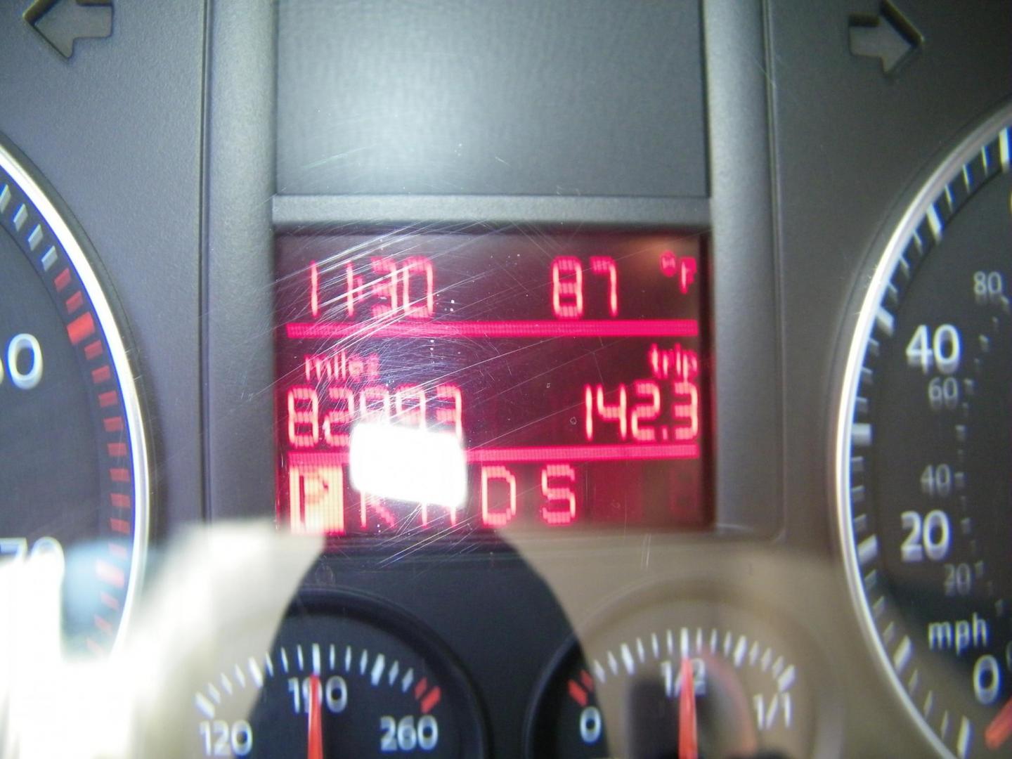 2007 Red /Black Volkswagen New Jetta Value Edition 2.5L (3VWPF71K57M) with an 2.5L L5 DOHC 20V engine, 5-Speed Manual Overdrive transmission, located at 4000 Bee Ridge Road, Sarasota, FL, 34233, (941) 926-0300, 27.298664, -82.489151 - Photo#24