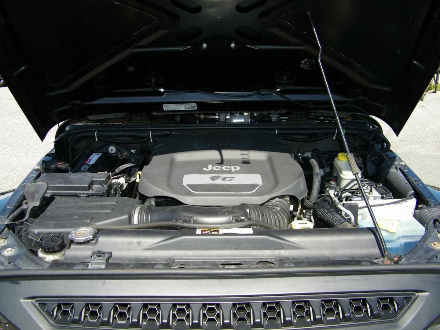 2014 Black /Black Jeep Wrangler Unlimited Sahara 4WD (1C4BJWEG2EL) with an 3.6L V6 DOHC 24V FFV engine, Automatic transmission, located at 4000 Bee Ridge Road, Sarasota, FL, 34233, (941) 926-0300, 27.298664, -82.489151 - Photo#9