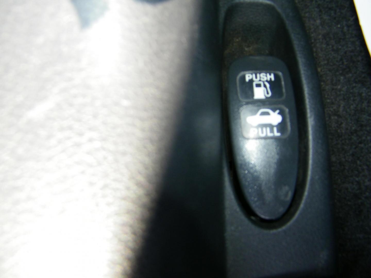 2009 Red /Black Honda Accord EX Coupe AT (1HGCS12759A) with an 2.4L L4 DOHC 16V engine, 5-Speed Automatic transmission, located at 4000 Bee Ridge Road, Sarasota, FL, 34233, (941) 926-0300, 27.298664, -82.489151 - Photo#15