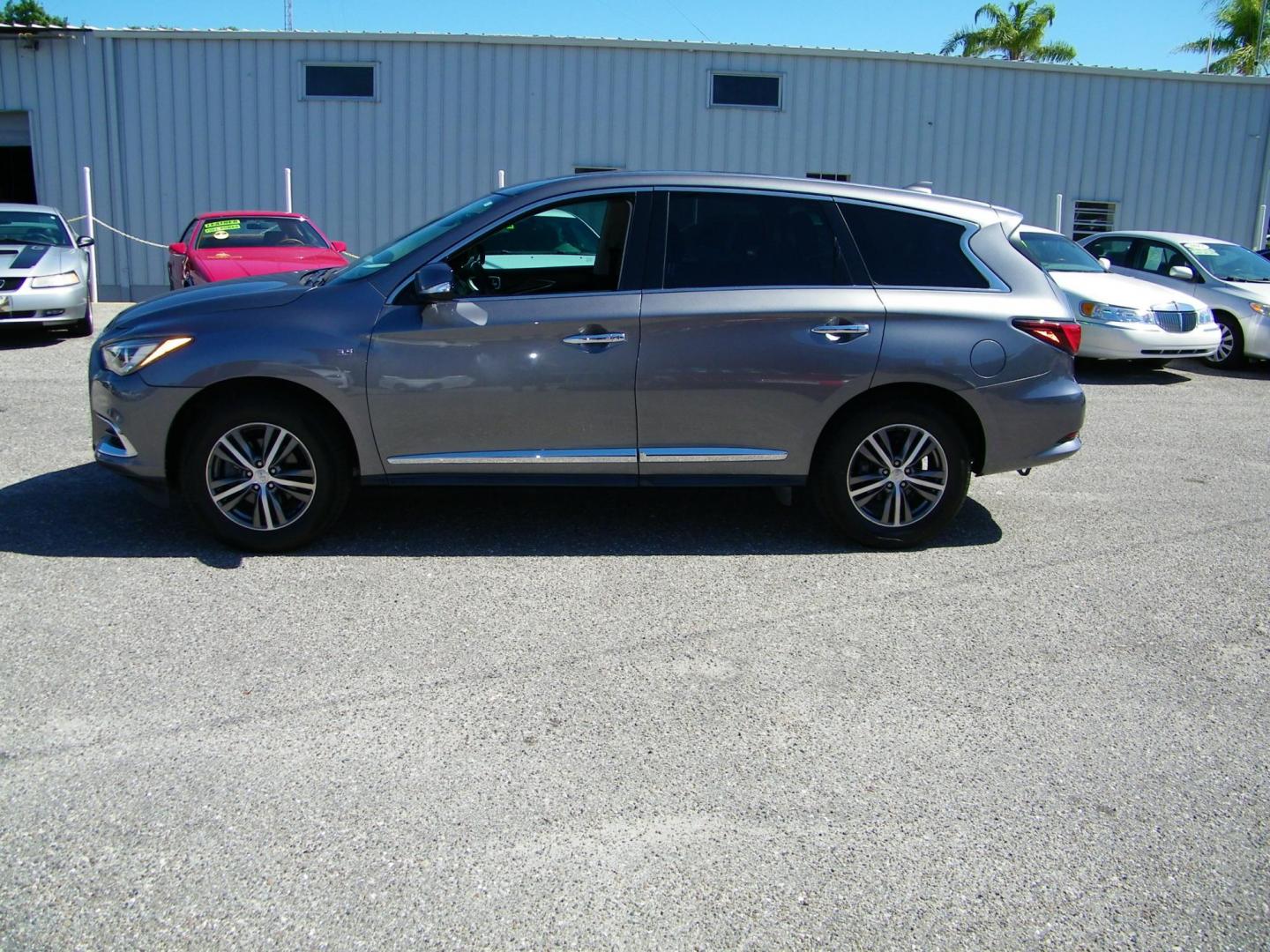 2020 Grey /Black Infiniti QX60 PURE (5N1DL0MN6LC) with an 3.5L V6 DOHC 24V engine, CVT transmission, located at 4000 Bee Ridge Road, Sarasota, FL, 34233, (941) 926-0300, 27.298664, -82.489151 - Photo#2