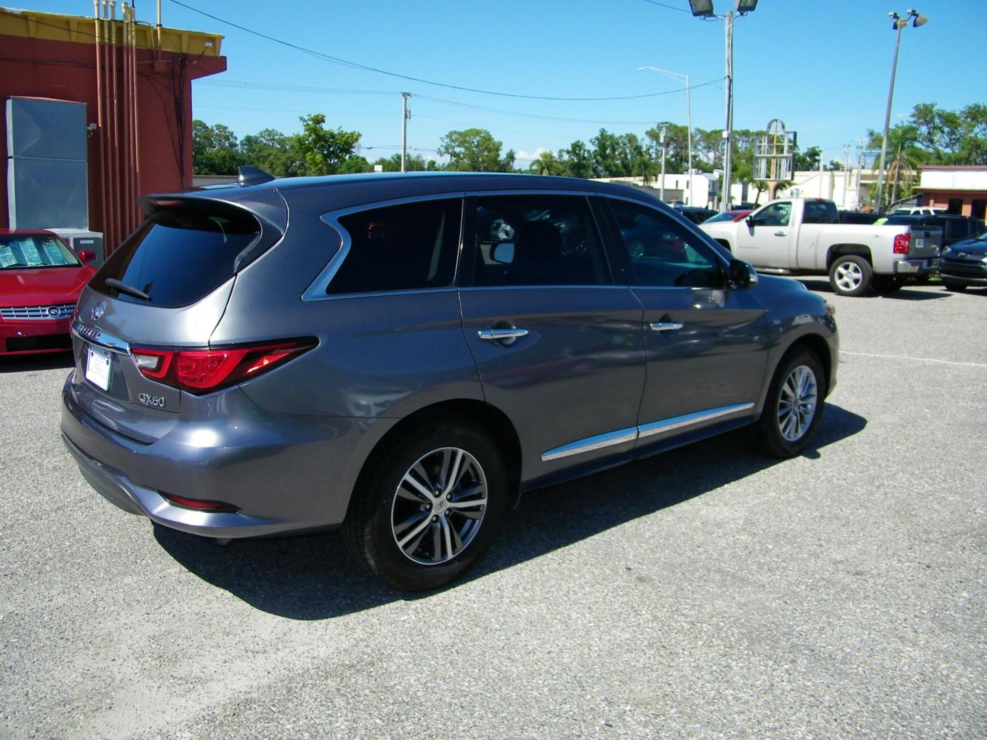 2020 Grey /Black Infiniti QX60 PURE (5N1DL0MN6LC) with an 3.5L V6 DOHC 24V engine, CVT transmission, located at 4000 Bee Ridge Road, Sarasota, FL, 34233, (941) 926-0300, 27.298664, -82.489151 - Photo#5
