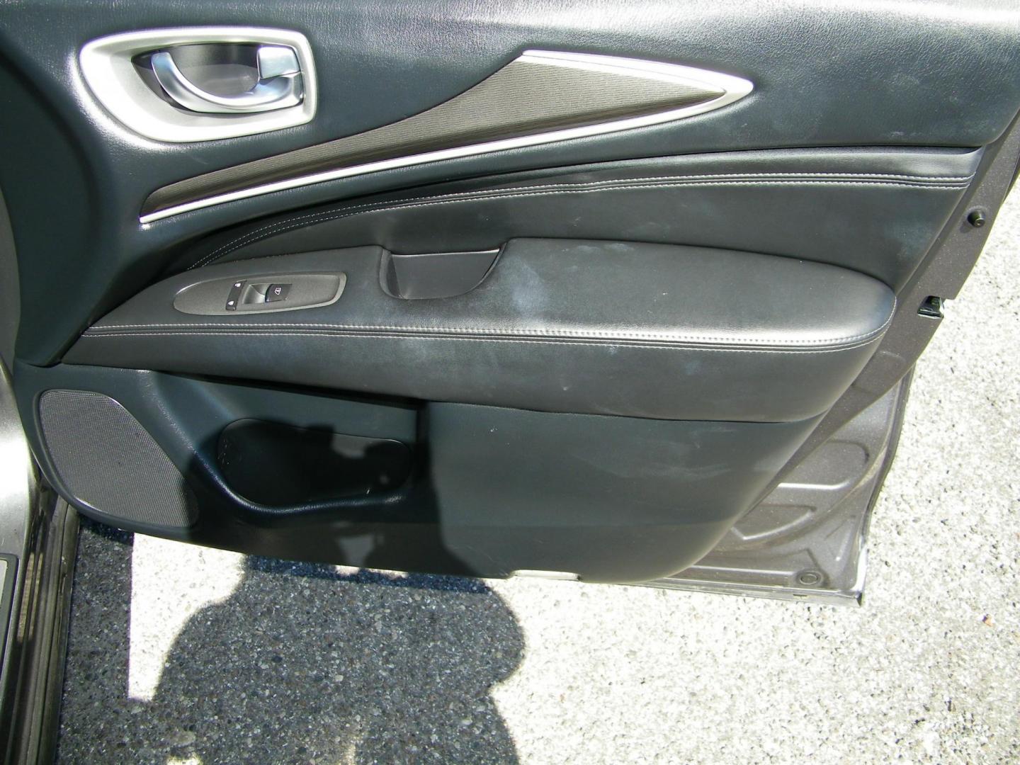 2020 Grey /Black Infiniti QX60 PURE (5N1DL0MN6LC) with an 3.5L V6 DOHC 24V engine, CVT transmission, located at 4000 Bee Ridge Road, Sarasota, FL, 34233, (941) 926-0300, 27.298664, -82.489151 - Photo#15