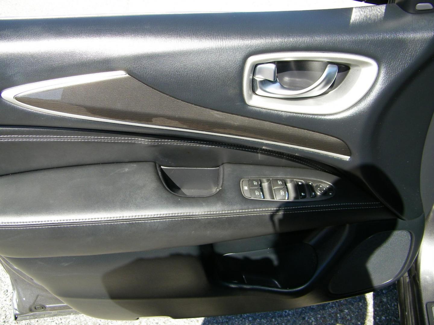 2020 Grey /Black Infiniti QX60 PURE (5N1DL0MN6LC) with an 3.5L V6 DOHC 24V engine, CVT transmission, located at 4000 Bee Ridge Road, Sarasota, FL, 34233, (941) 926-0300, 27.298664, -82.489151 - Photo#18