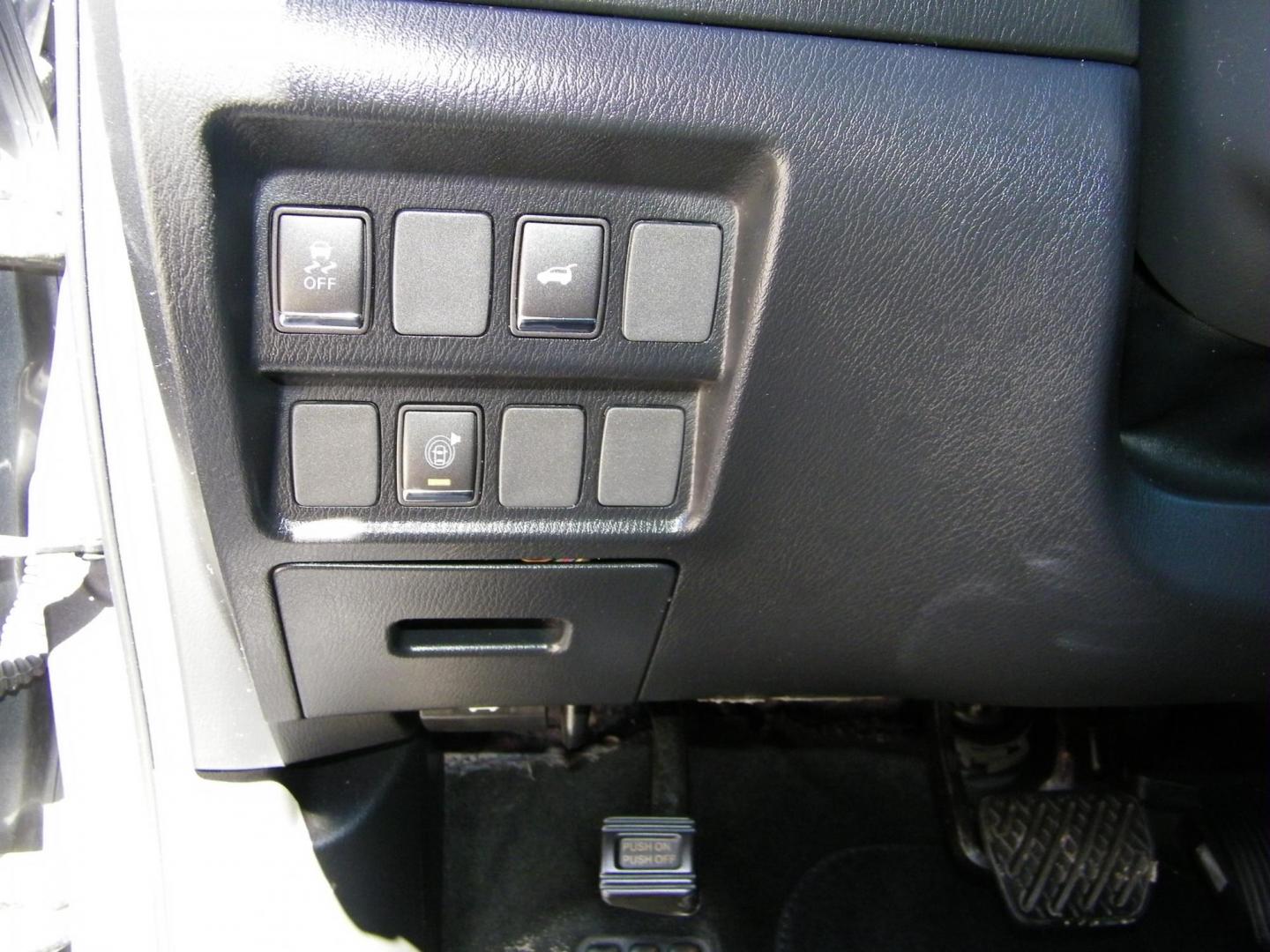 2020 Grey /Black Infiniti QX60 PURE (5N1DL0MN6LC) with an 3.5L V6 DOHC 24V engine, CVT transmission, located at 4000 Bee Ridge Road, Sarasota, FL, 34233, (941) 926-0300, 27.298664, -82.489151 - Photo#20