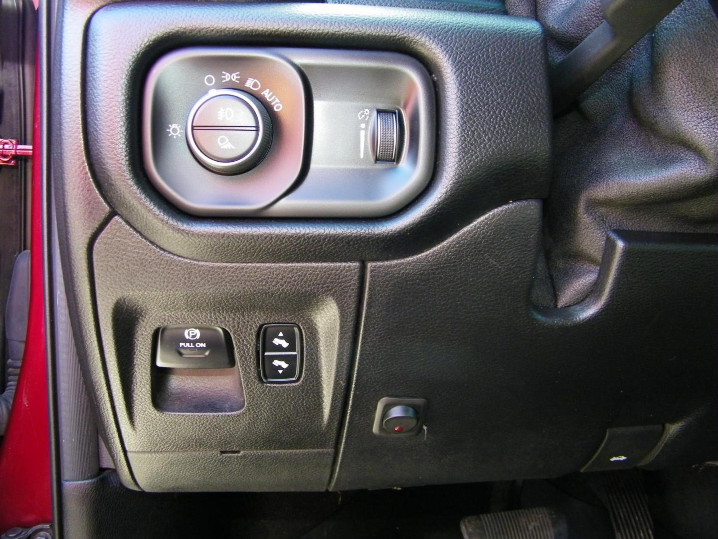 2020 Maroon /Black RAM 1500 Big Horn Crew Cab SWB 4WD (1C6SRFFT6LN) with an 5.7L V8 OHV 16V engine, 8A transmission, located at 4000 Bee Ridge Road, Sarasota, FL, 34233, (941) 926-0300, 27.298664, -82.489151 - Photo#20