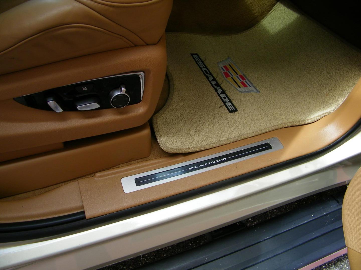 2017 Gold /Brown Cadillac Escalade Platinum 4WD (1GYS4DKJ7HR) with an 6.2L V8 OHV 16V FFV engine, 8A transmission, located at 4000 Bee Ridge Road, Sarasota, FL, 34233, (941) 926-0300, 27.298664, -82.489151 - Photo#16