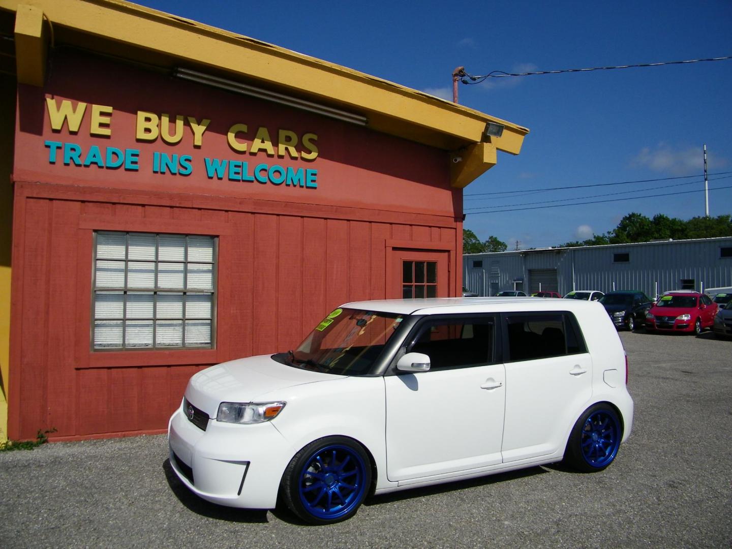 2009 White /Black Scion xB Wagon (JTLKE50E791) with an 2.4L L4 DOHC 16V engine, Automatic transmission, located at 4000 Bee Ridge Road, Sarasota, FL, 34233, (941) 926-0300, 27.298664, -82.489151 - Photo#1