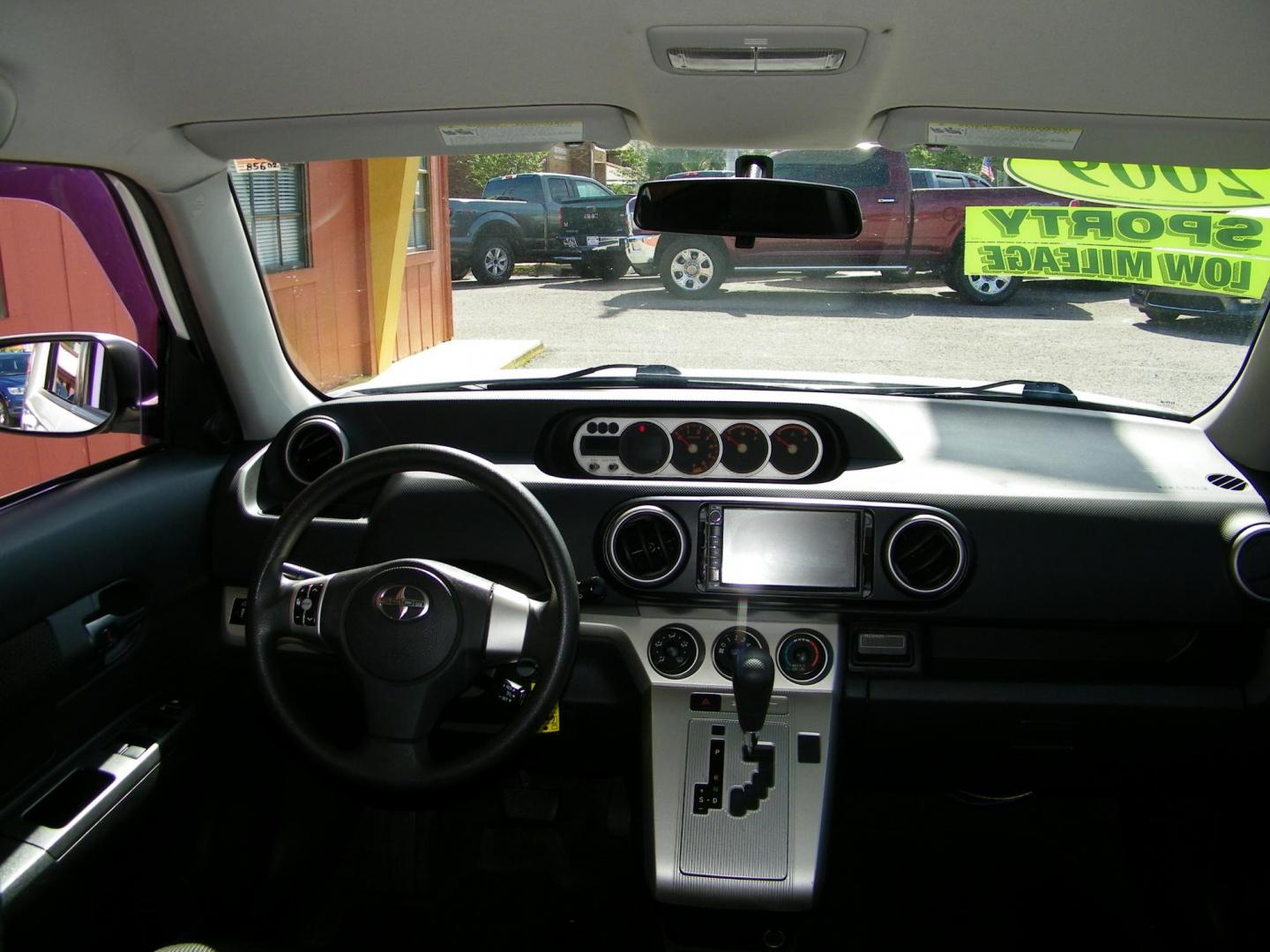 2009 White /Black Scion xB Wagon (JTLKE50E791) with an 2.4L L4 DOHC 16V engine, Automatic transmission, located at 4000 Bee Ridge Road, Sarasota, FL, 34233, (941) 926-0300, 27.298664, -82.489151 - Photo#9