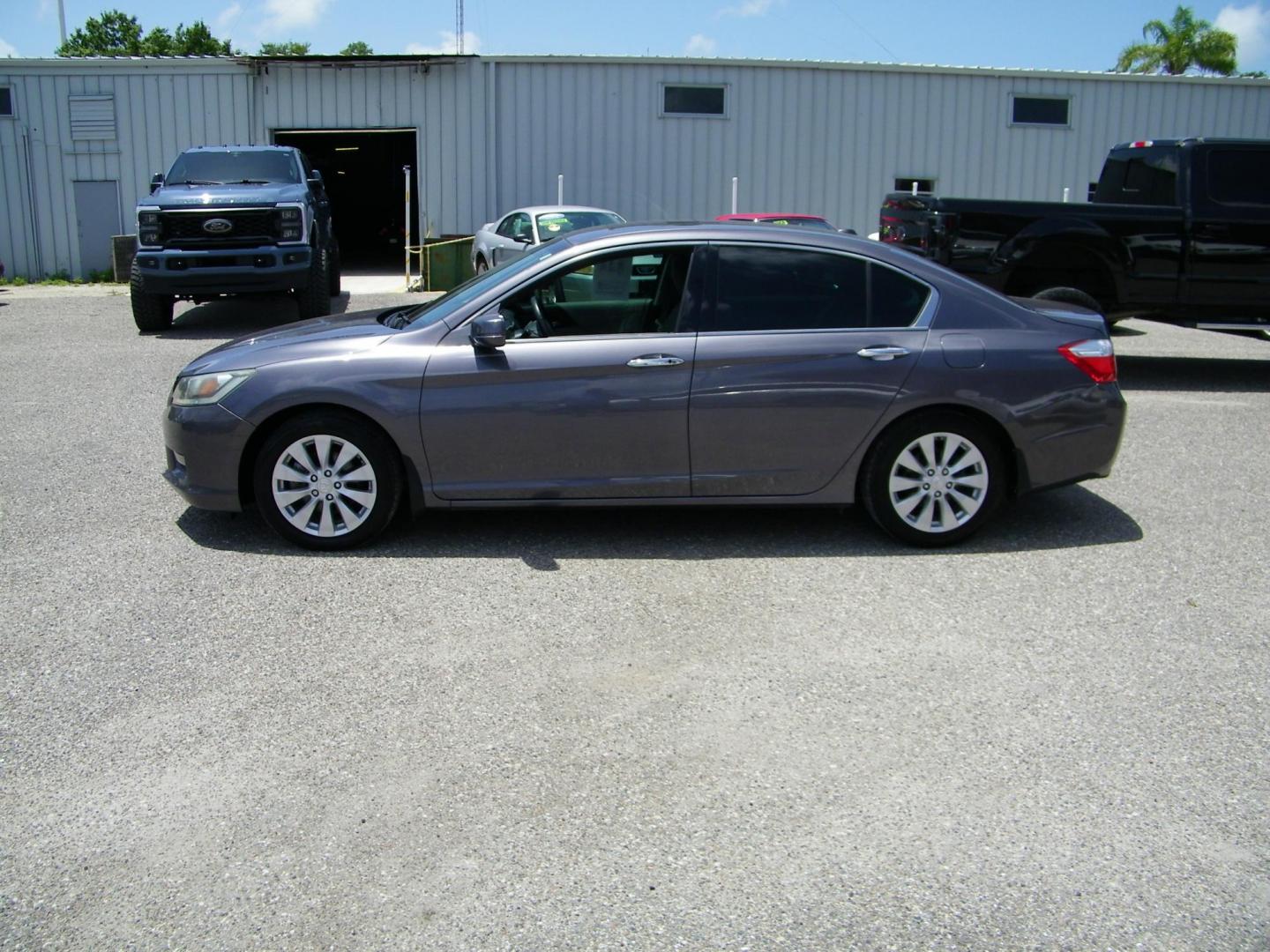 2013 Gray /Gray Honda Accord EX-L V6 Sedan AT (1HGCR3F89DA) with an 3.5L V6 SOHC 24V engine, 6-Speed Automatic transmission, located at 4000 Bee Ridge Road, Sarasota, FL, 34233, (941) 926-0300, 27.298664, -82.489151 - Photo#2
