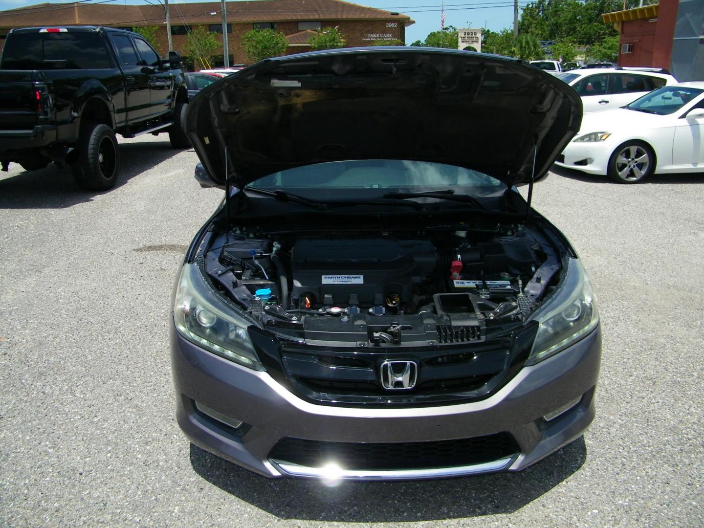 2013 Gray /Gray Honda Accord EX-L V6 Sedan AT (1HGCR3F89DA) with an 3.5L V6 SOHC 24V engine, 6-Speed Automatic transmission, located at 4000 Bee Ridge Road, Sarasota, FL, 34233, (941) 926-0300, 27.298664, -82.489151 - Photo#9