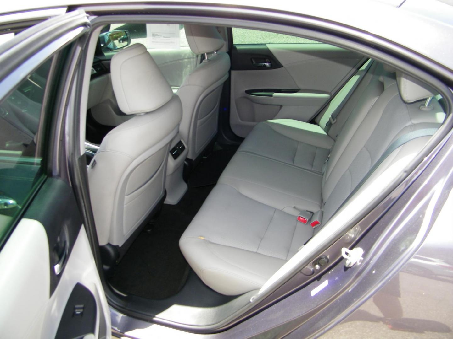 2013 Gray /Gray Honda Accord EX-L V6 Sedan AT (1HGCR3F89DA) with an 3.5L V6 SOHC 24V engine, 6-Speed Automatic transmission, located at 4000 Bee Ridge Road, Sarasota, FL, 34233, (941) 926-0300, 27.298664, -82.489151 - Photo#11