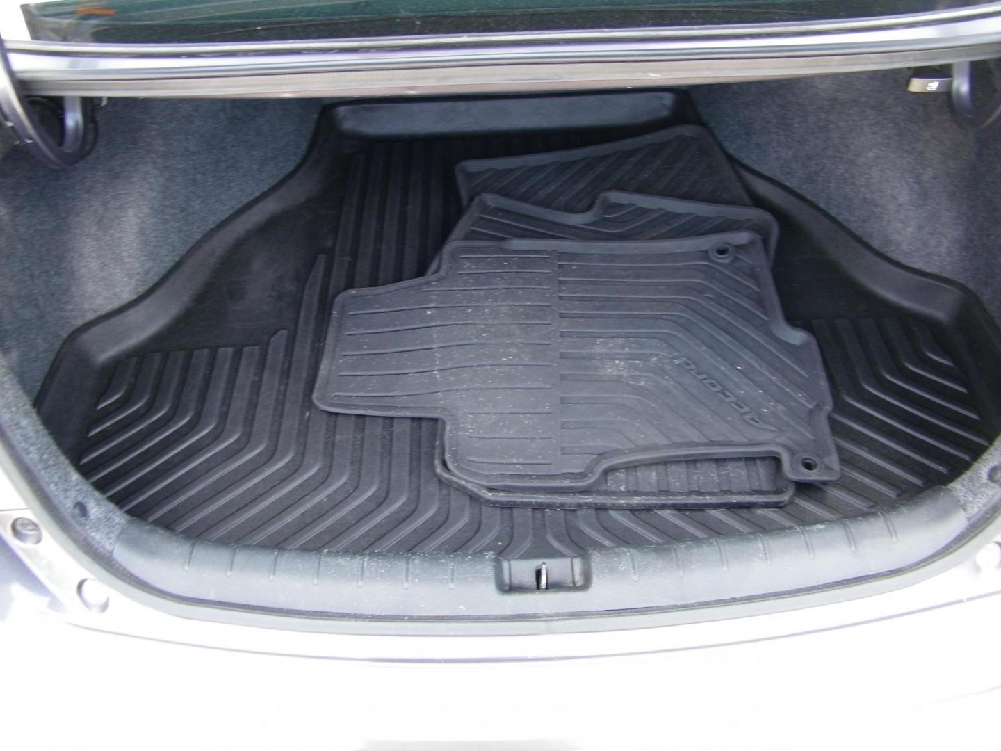 2013 Gray /Gray Honda Accord EX-L V6 Sedan AT (1HGCR3F89DA) with an 3.5L V6 SOHC 24V engine, 6-Speed Automatic transmission, located at 4000 Bee Ridge Road, Sarasota, FL, 34233, (941) 926-0300, 27.298664, -82.489151 - Photo#12