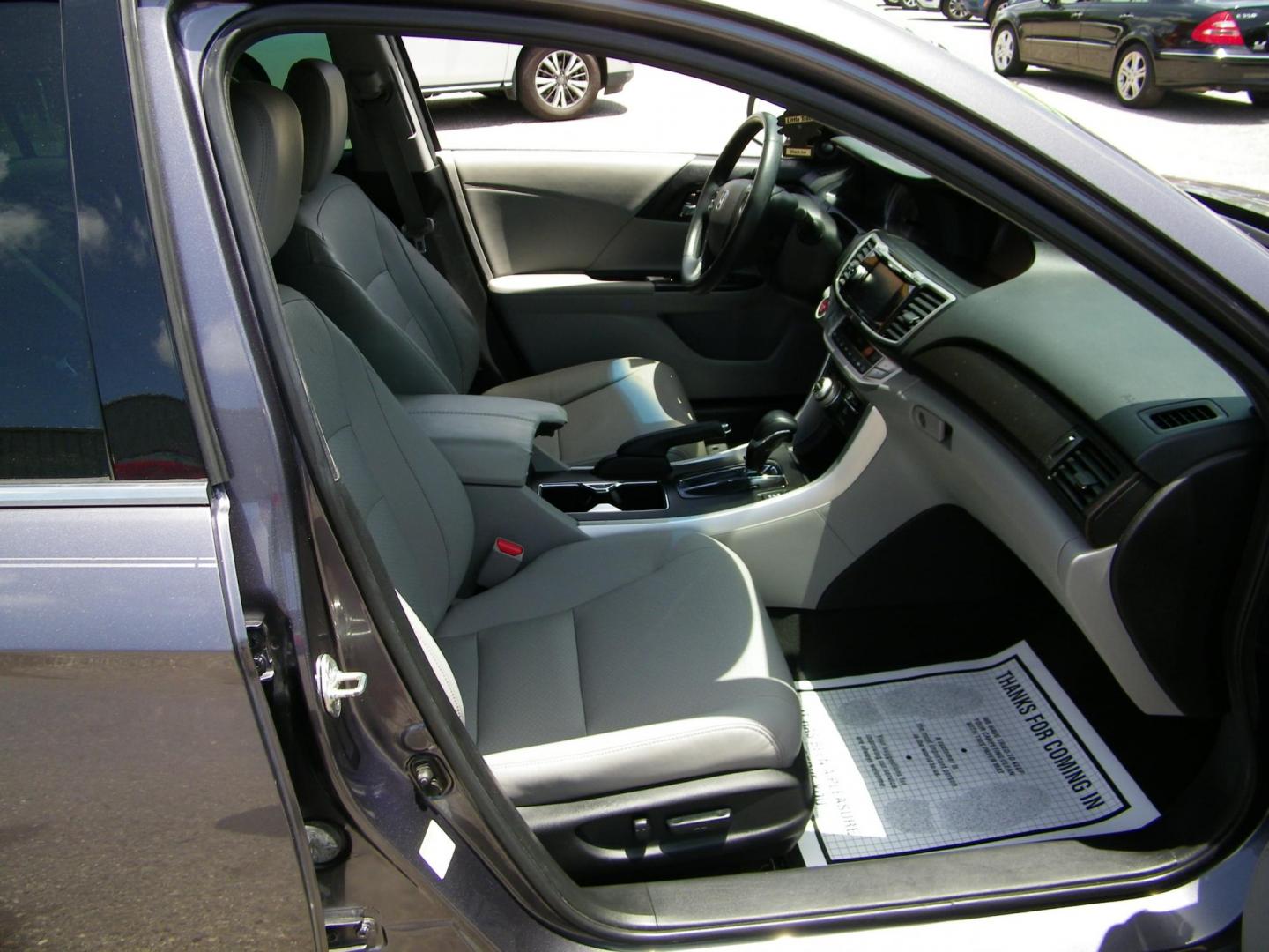 2013 Gray /Gray Honda Accord EX-L V6 Sedan AT (1HGCR3F89DA) with an 3.5L V6 SOHC 24V engine, 6-Speed Automatic transmission, located at 4000 Bee Ridge Road, Sarasota, FL, 34233, (941) 926-0300, 27.298664, -82.489151 - Photo#16