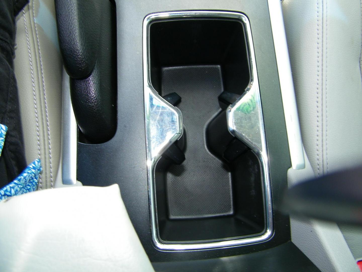 2013 Gray /Gray Honda Accord EX-L V6 Sedan AT (1HGCR3F89DA) with an 3.5L V6 SOHC 24V engine, 6-Speed Automatic transmission, located at 4000 Bee Ridge Road, Sarasota, FL, 34233, (941) 926-0300, 27.298664, -82.489151 - Photo#21