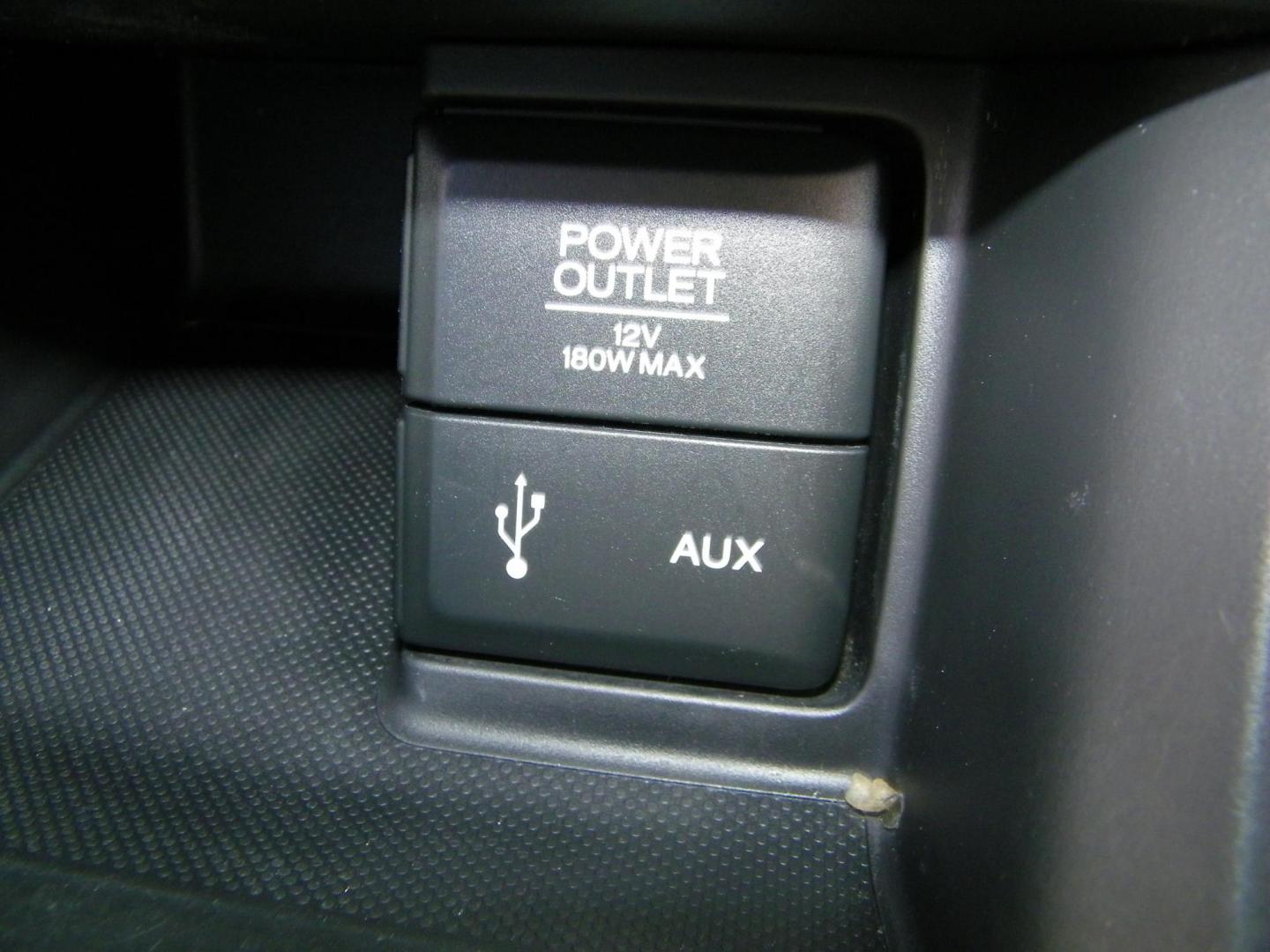 2013 Gray /Gray Honda Accord EX-L V6 Sedan AT (1HGCR3F89DA) with an 3.5L V6 SOHC 24V engine, 6-Speed Automatic transmission, located at 4000 Bee Ridge Road, Sarasota, FL, 34233, (941) 926-0300, 27.298664, -82.489151 - Photo#27