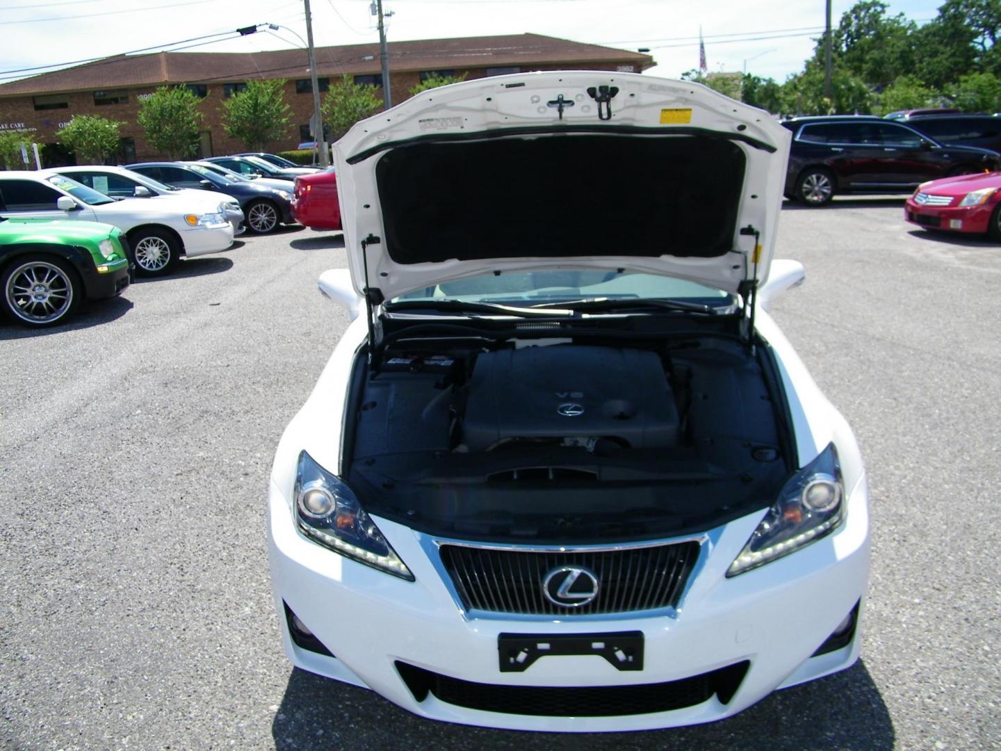 2011 White /Beige Lexus IS IS 250 AWD (JTHCF5C25B5) with an 2.5L V6 24V DOHC engine, 6-Speed Automatic transmission, located at 4000 Bee Ridge Road, Sarasota, FL, 34233, (941) 926-0300, 27.298664, -82.489151 - Photo#9