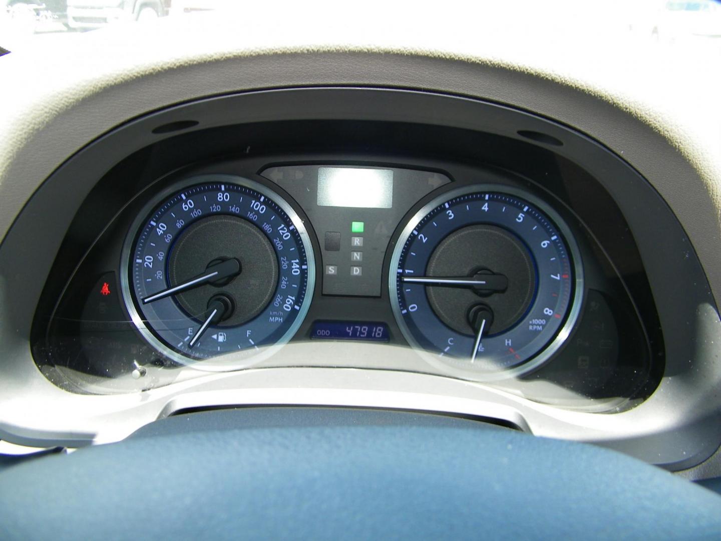 2011 White /Beige Lexus IS IS 250 AWD (JTHCF5C25B5) with an 2.5L V6 24V DOHC engine, 6-Speed Automatic transmission, located at 4000 Bee Ridge Road, Sarasota, FL, 34233, (941) 926-0300, 27.298664, -82.489151 - Photo#26