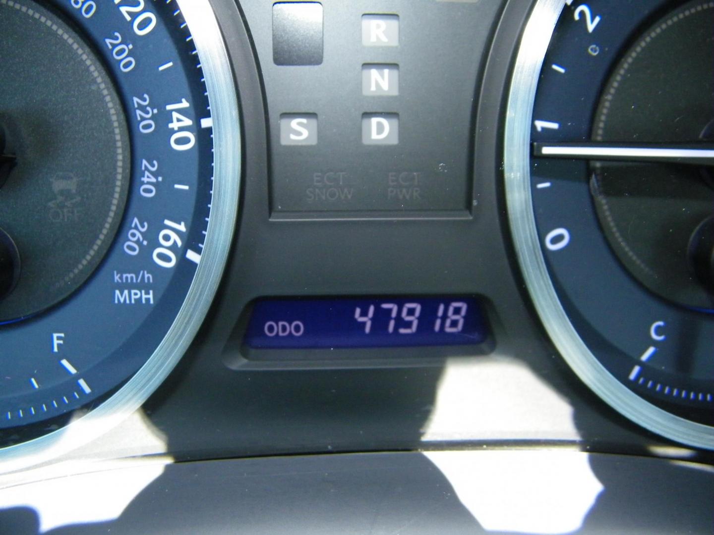 2011 White /Beige Lexus IS IS 250 AWD (JTHCF5C25B5) with an 2.5L V6 24V DOHC engine, 6-Speed Automatic transmission, located at 4000 Bee Ridge Road, Sarasota, FL, 34233, (941) 926-0300, 27.298664, -82.489151 - Photo#25