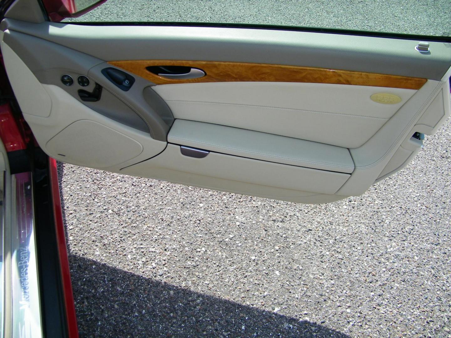 2008 Red /Beige Mercedes-Benz SL-Class SL550 (WDBSK71F98F) with an 5.5L V8 DOHC 32V engine, 7-Speed Automatic Overdrive transmission, located at 4000 Bee Ridge Road, Sarasota, FL, 34233, (941) 926-0300, 27.298664, -82.489151 - Photo#12