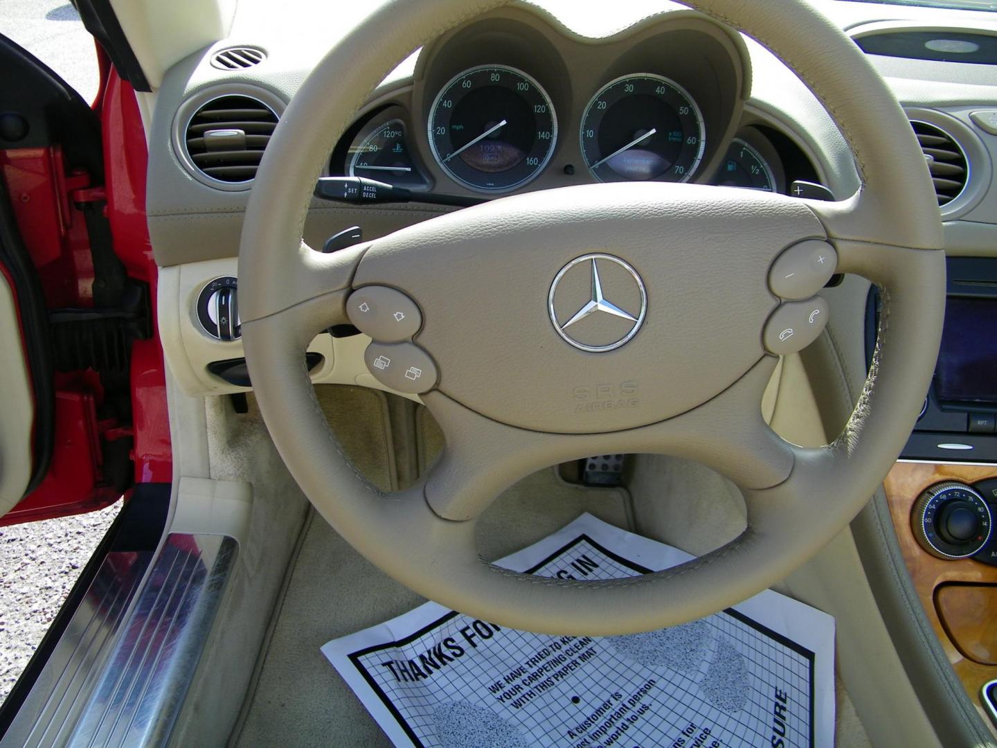2008 Red /Beige Mercedes-Benz SL-Class SL550 (WDBSK71F98F) with an 5.5L V8 DOHC 32V engine, 7-Speed Automatic Overdrive transmission, located at 4000 Bee Ridge Road, Sarasota, FL, 34233, (941) 926-0300, 27.298664, -82.489151 - Photo#18