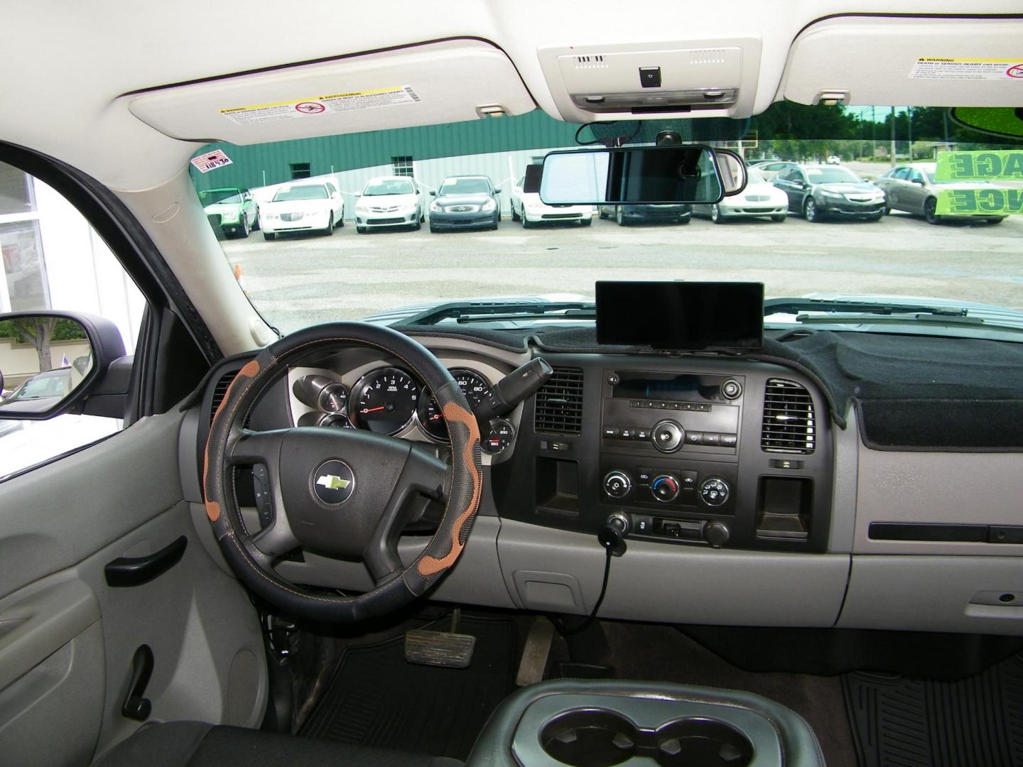 2013 Silver /Gray Chevrolet Silverado 2500HD Work Truck Ext. Cab 4WD (1GC2KVCG5DZ) with an 6.0L V8 OHV 16V FFV engine, 6-Speed Automatic transmission, located at 4000 Bee Ridge Road, Sarasota, FL, 34233, (941) 926-0300, 27.298664, -82.489151 - Photo#11