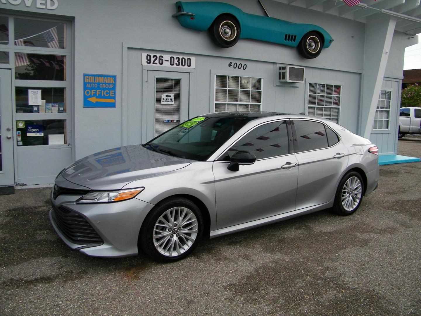 2018 Silver /Black Toyota Camry LE (4T1B11HK1JU) with an 2.5L L4 DOHC 16V engine, 8A transmission, located at 4000 Bee Ridge Road, Sarasota, FL, 34233, (941) 926-0300, 27.298664, -82.489151 - Photo#2