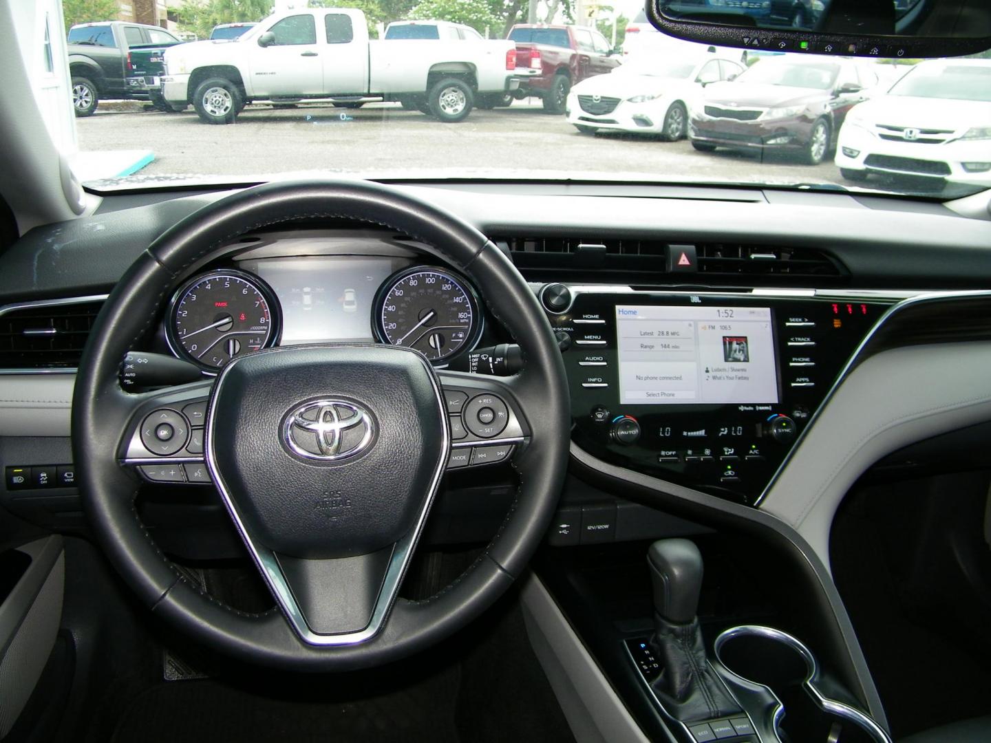 2018 Silver /Black Toyota Camry LE (4T1B11HK1JU) with an 2.5L L4 DOHC 16V engine, 8A transmission, located at 4000 Bee Ridge Road, Sarasota, FL, 34233, (941) 926-0300, 27.298664, -82.489151 - Photo#11