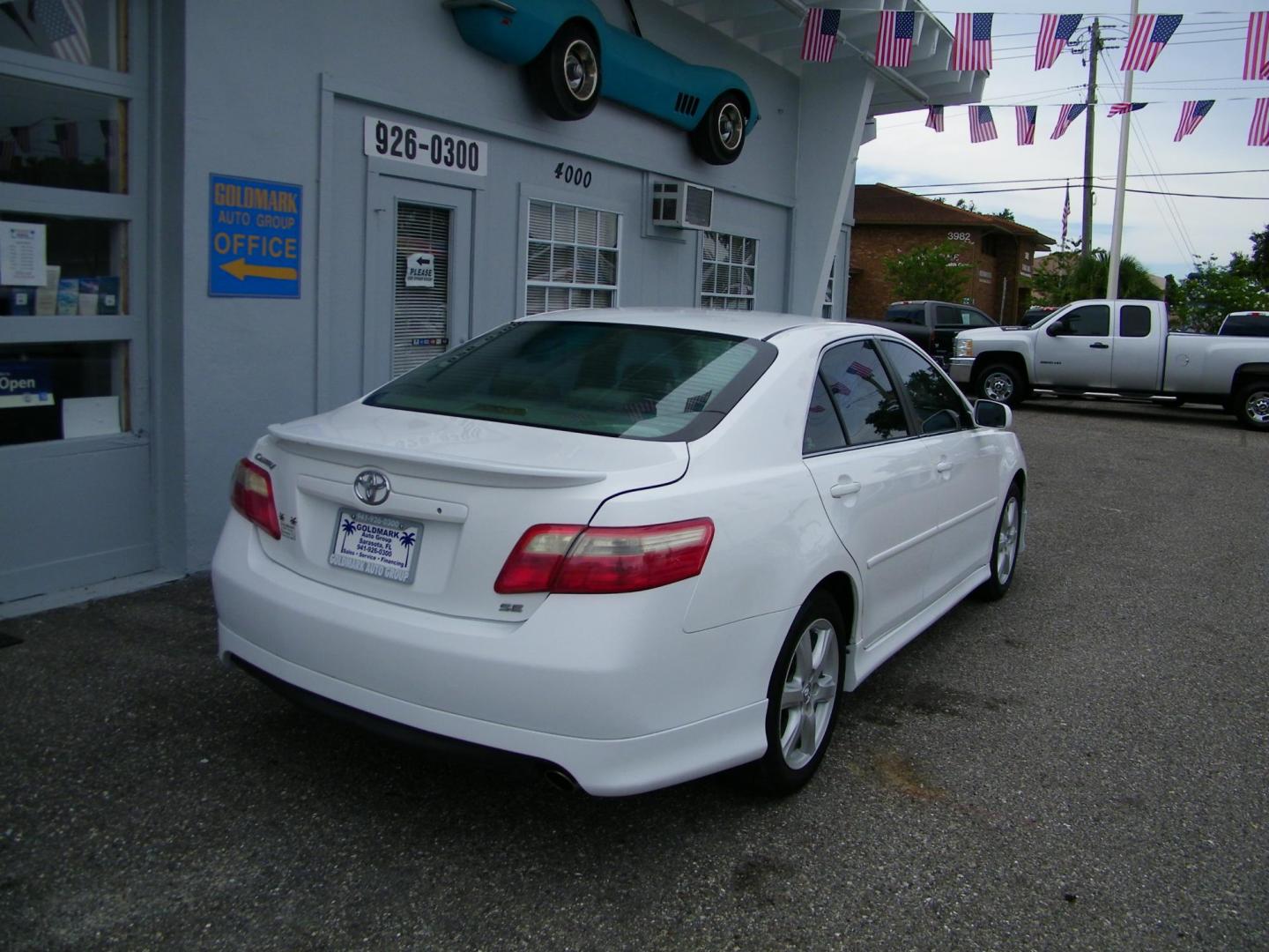 2009 White /Grey Toyota Camry CE 5-Spd AT (4T1BE46K99U) with an 2.4L L4 DOHC 16V engine, 5-Speed Automatic Overdrive transmission, located at 4000 Bee Ridge Road, Sarasota, FL, 34233, (941) 926-0300, 27.298664, -82.489151 - Photo#3