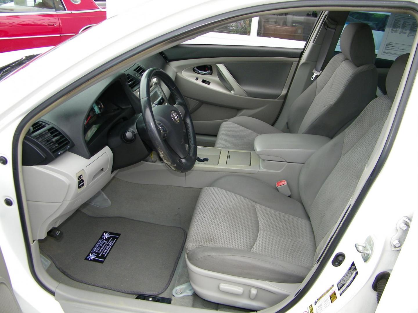 2009 White /Grey Toyota Camry CE 5-Spd AT (4T1BE46K99U) with an 2.4L L4 DOHC 16V engine, 5-Speed Automatic Overdrive transmission, located at 4000 Bee Ridge Road, Sarasota, FL, 34233, (941) 926-0300, 27.298664, -82.489151 - Photo#8