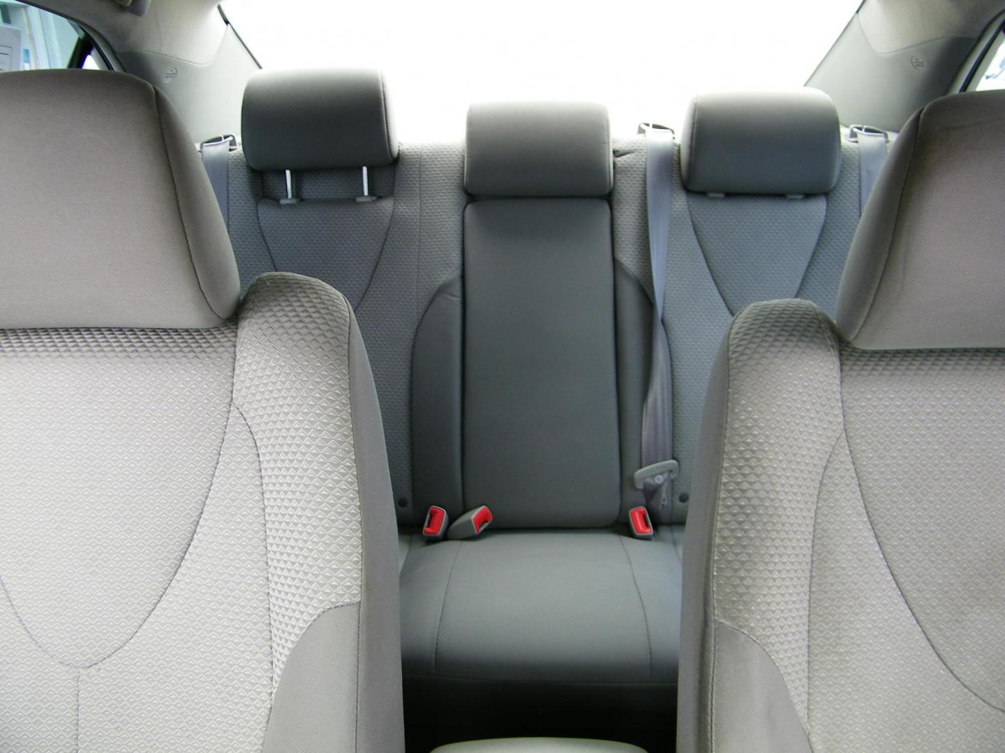 2009 White /Grey Toyota Camry CE 5-Spd AT (4T1BE46K99U) with an 2.4L L4 DOHC 16V engine, 5-Speed Automatic Overdrive transmission, located at 4000 Bee Ridge Road, Sarasota, FL, 34233, (941) 926-0300, 27.298664, -82.489151 - Photo#9