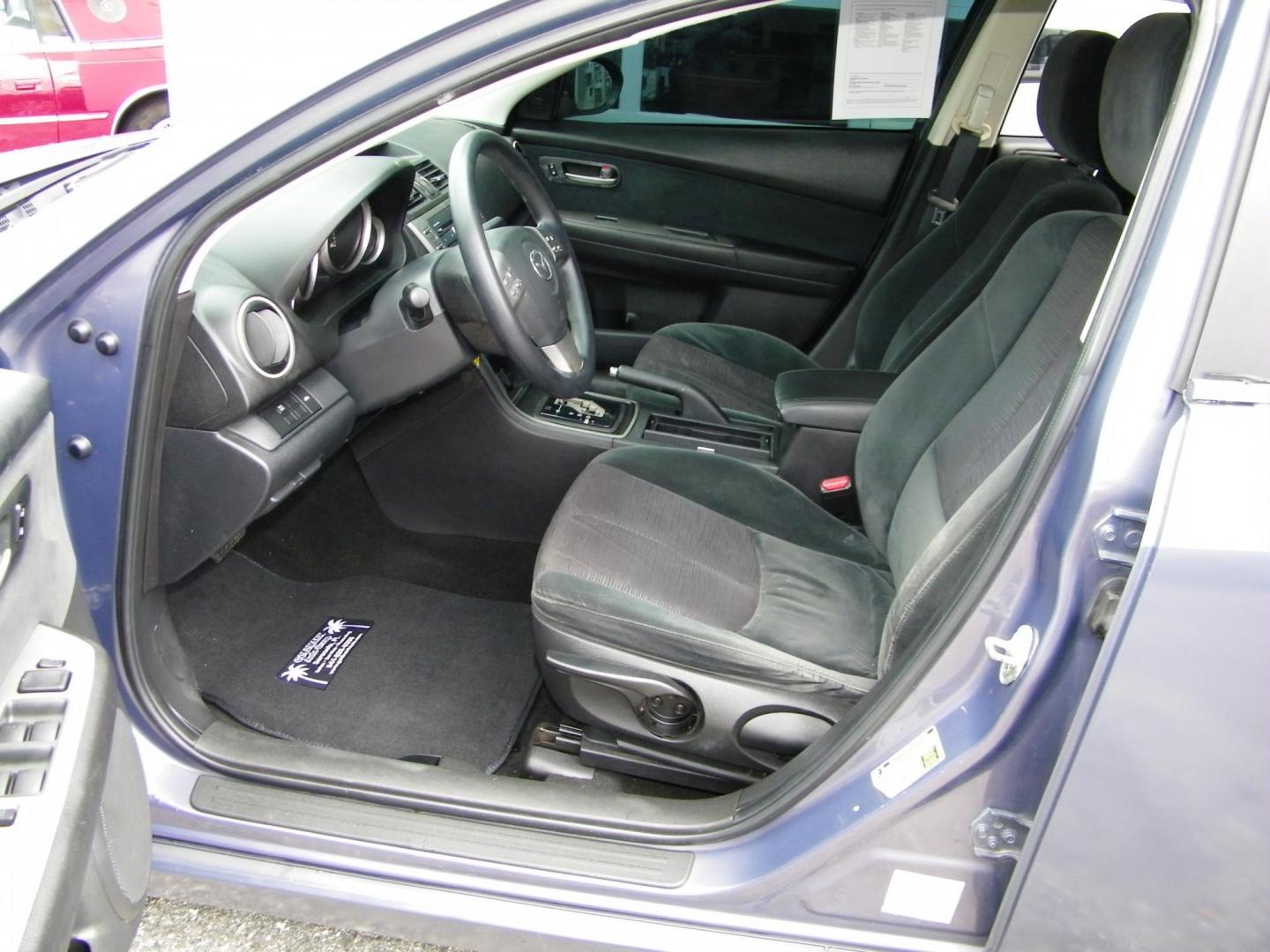 2010 Grey /Black Mazda MAZDA6 I Grand Touring (1YVHZ8BH4A5) with an 2.5L L4 DOHC 16V engine, 5-Speed Automatic transmission, located at 4000 Bee Ridge Road, Sarasota, FL, 34233, (941) 926-0300, 27.298664, -82.489151 - Photo#8