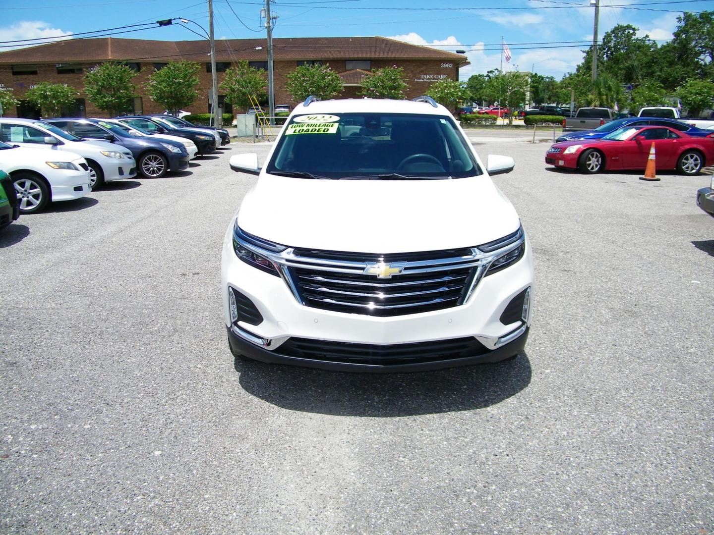 2022 White /Black Chevrolet Equinox Premier (3GNAXNEV8NS) with an 1.5L L4 DOHC 16V TURBO engine, 6A transmission, located at 4000 Bee Ridge Road, Sarasota, FL, 34233, (941) 926-0300, 27.298664, -82.489151 - Photo#1