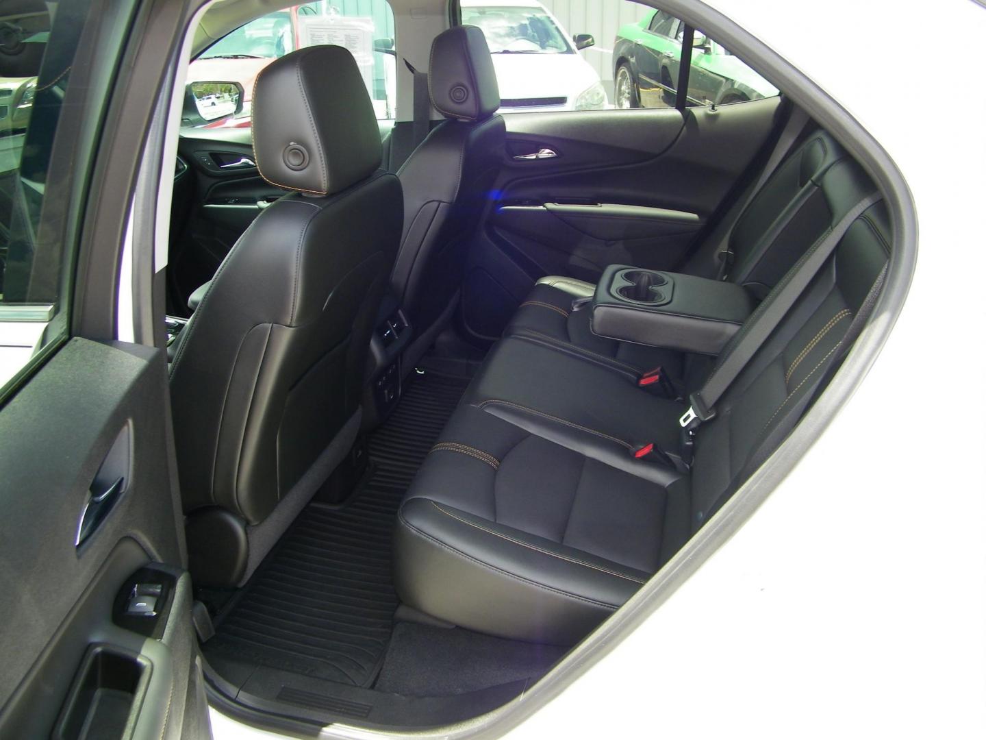 2022 White /Black Chevrolet Equinox Premier (3GNAXNEV8NS) with an 1.5L L4 DOHC 16V TURBO engine, 6A transmission, located at 4000 Bee Ridge Road, Sarasota, FL, 34233, (941) 926-0300, 27.298664, -82.489151 - Photo#10