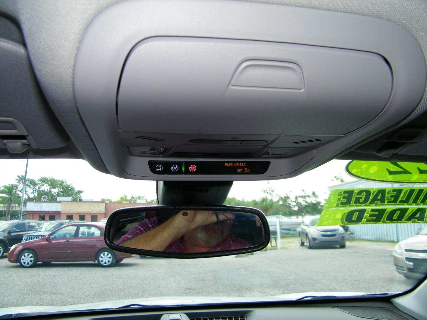 2022 White /Black Chevrolet Equinox Premier (3GNAXNEV8NS) with an 1.5L L4 DOHC 16V TURBO engine, 6A transmission, located at 4000 Bee Ridge Road, Sarasota, FL, 34233, (941) 926-0300, 27.298664, -82.489151 - Photo#23