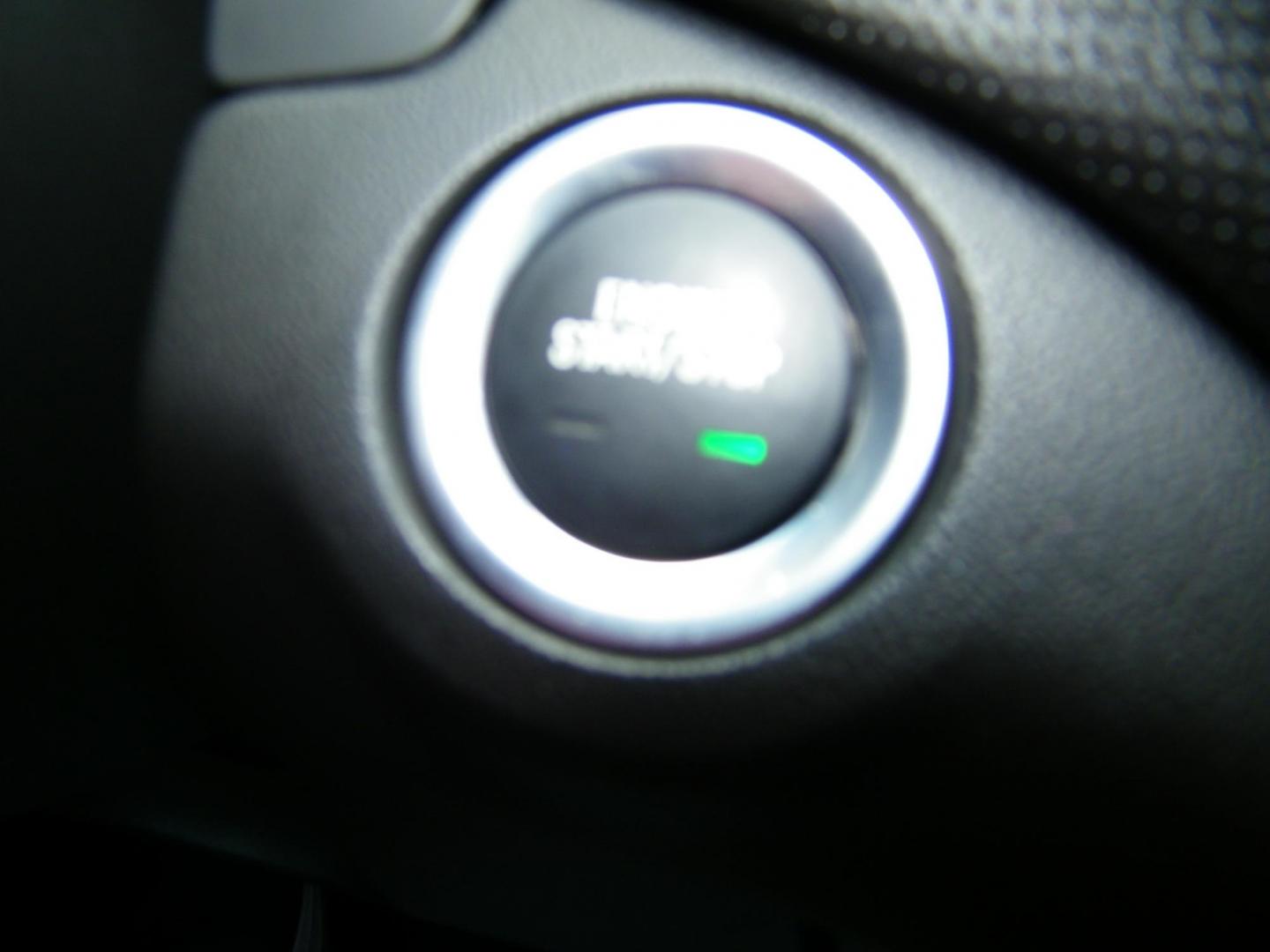 2022 White /Black Chevrolet Equinox Premier (3GNAXNEV8NS) with an 1.5L L4 DOHC 16V TURBO engine, 6A transmission, located at 4000 Bee Ridge Road, Sarasota, FL, 34233, (941) 926-0300, 27.298664, -82.489151 - Photo#27