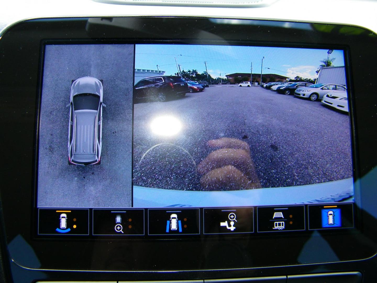 2022 White /Black Chevrolet Equinox Premier (3GNAXNEV8NS) with an 1.5L L4 DOHC 16V TURBO engine, 6A transmission, located at 4000 Bee Ridge Road, Sarasota, FL, 34233, (941) 926-0300, 27.298664, -82.489151 - Photo#30