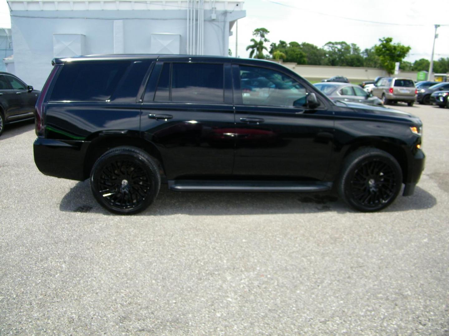 2016 Black /Black Chevrolet Tahoe Police 2WD (1GNLCDEC8GR) with an 5.3L V8 OHV 16V engine, 6A transmission, located at 4000 Bee Ridge Road, Sarasota, FL, 34233, (941) 926-0300, 27.298664, -82.489151 - Photo#6