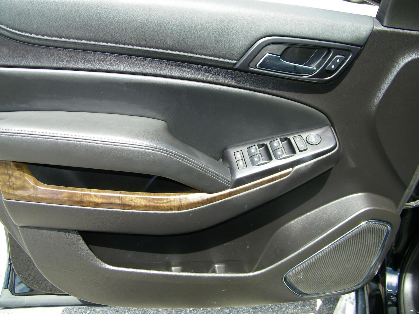 2016 Black /Black Chevrolet Tahoe Police 2WD (1GNLCDEC8GR) with an 5.3L V8 OHV 16V engine, 6A transmission, located at 4000 Bee Ridge Road, Sarasota, FL, 34233, (941) 926-0300, 27.298664, -82.489151 - Photo#16