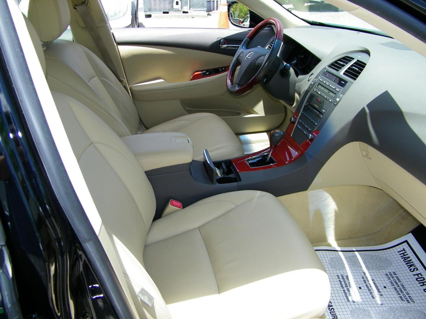 2007 Black /Black Lexus ES 350 Sedan (JTHBJ46G672) with an 3.5L V6 DOHC 24V engine, 6-Speed Automatic Overdrive transmission, located at 4000 Bee Ridge Road, Sarasota, FL, 34233, (941) 926-0300, 27.298664, -82.489151 - Photo#16