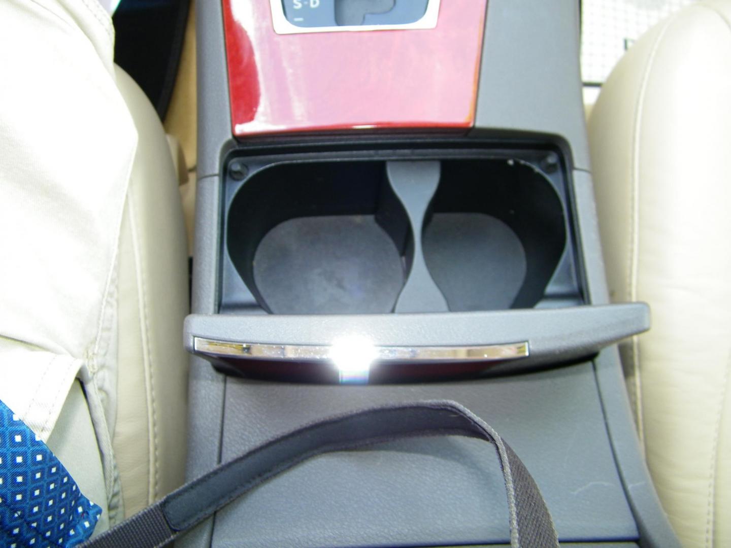 2007 Black /Black Lexus ES 350 Sedan (JTHBJ46G672) with an 3.5L V6 DOHC 24V engine, 6-Speed Automatic Overdrive transmission, located at 4000 Bee Ridge Road, Sarasota, FL, 34233, (941) 926-0300, 27.298664, -82.489151 - Photo#21