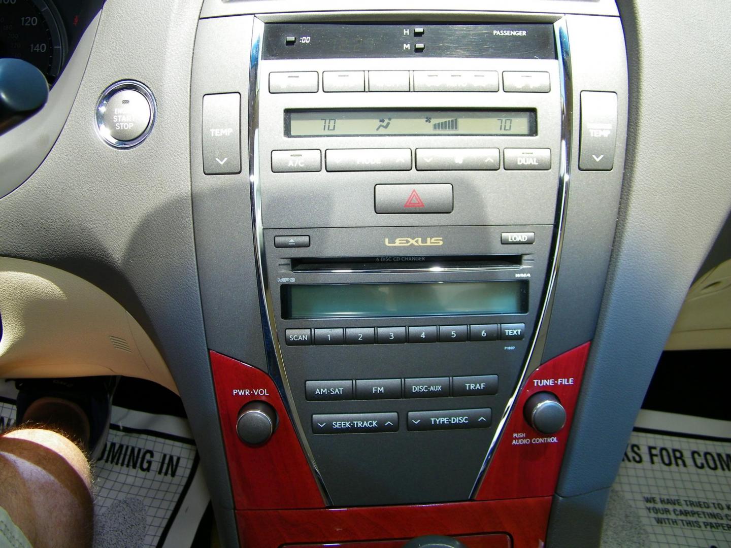 2007 Black /Black Lexus ES 350 Sedan (JTHBJ46G672) with an 3.5L V6 DOHC 24V engine, 6-Speed Automatic Overdrive transmission, located at 4000 Bee Ridge Road, Sarasota, FL, 34233, (941) 926-0300, 27.298664, -82.489151 - Photo#23