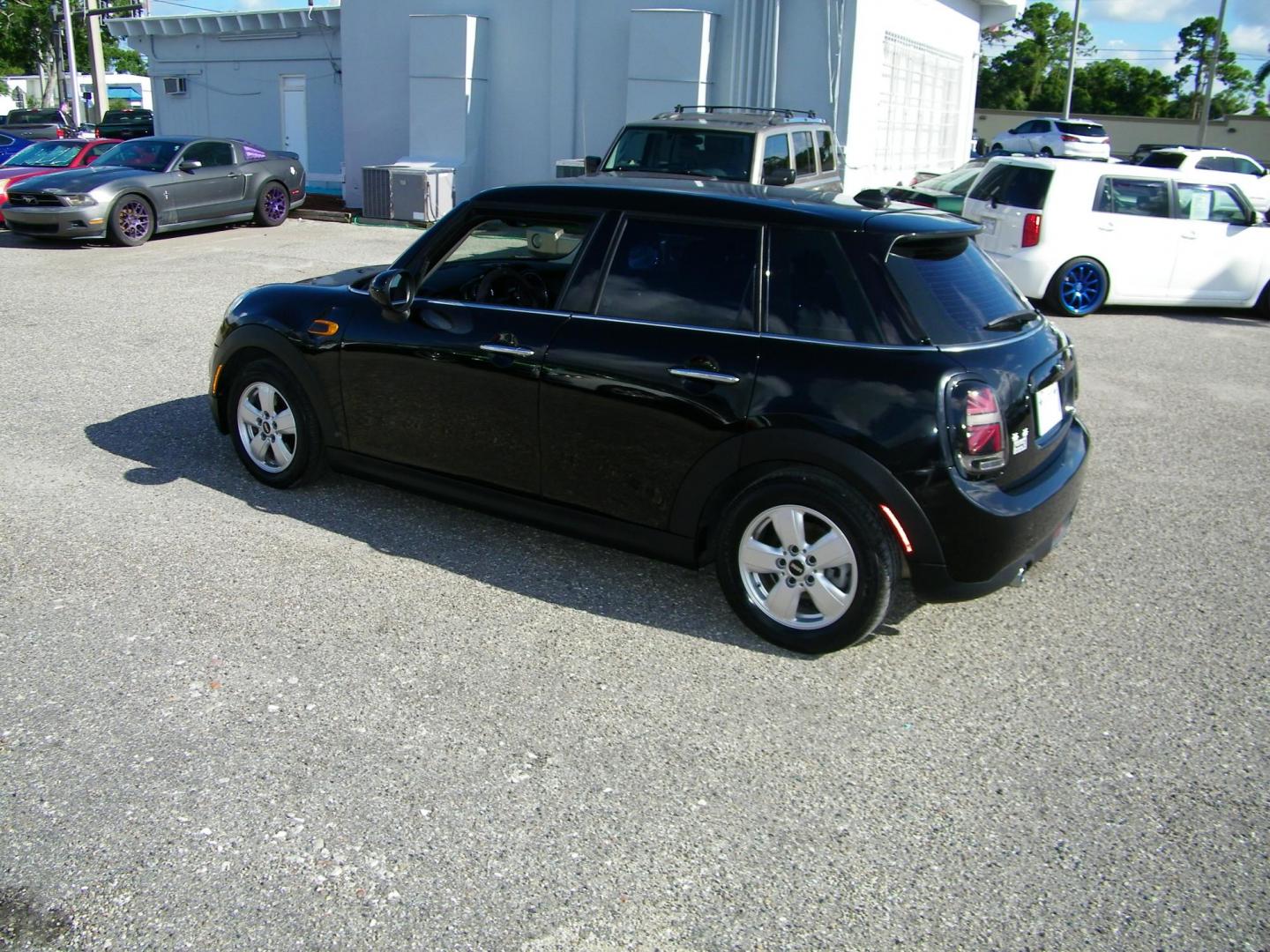 2016 Black /Black Mini Cooper 3-Door (WMWXU1C55G2) with an 1.6L L4 DOHC 16V TURBO engine, Automatic transmission, located at 4000 Bee Ridge Road, Sarasota, FL, 34233, (941) 926-0300, 27.298664, -82.489151 - Photo#3