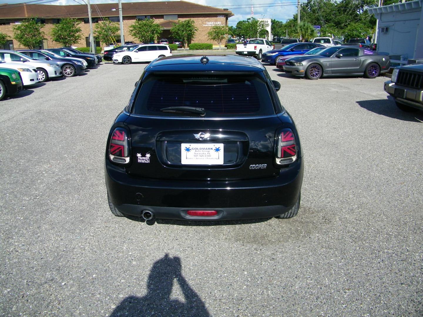2016 Black /Black Mini Cooper 3-Door (WMWXU1C55G2) with an 1.6L L4 DOHC 16V TURBO engine, Automatic transmission, located at 4000 Bee Ridge Road, Sarasota, FL, 34233, (941) 926-0300, 27.298664, -82.489151 - Photo#4